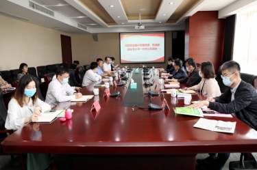 嘉興市委常委、統(tǒng)戰(zhàn)部部長李小平一行蒞臨景興紙業(yè)調(diào)研指導(dǎo)