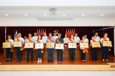 捷報傳喜 黨建領(lǐng)航 | 景興紙業(yè)黨委獲得多項榮譽(yù)